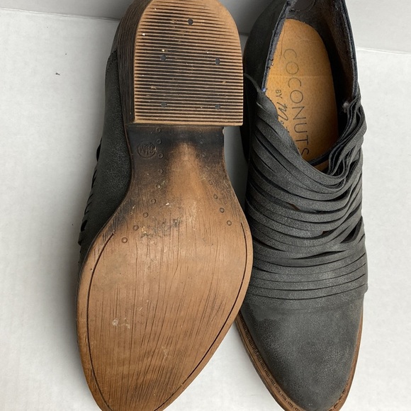 Coconuts by Matisse Women's  Powell Dark Grey Cowboy Bootie’s - Picture 6 of 8